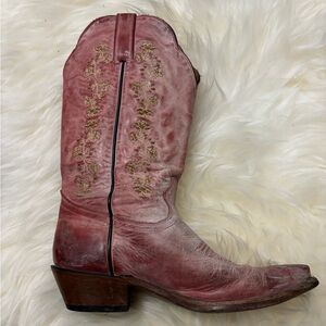 Rugged size 8.5 PINK with gold embroidery cowboy boots!